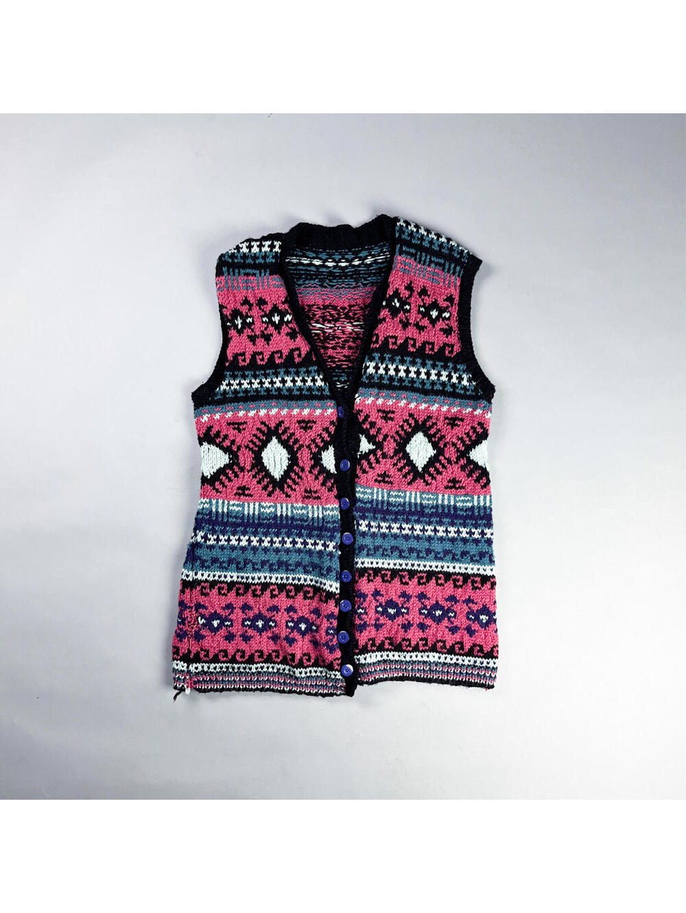 Vintage Women's Sleeveless Knit Sweater Vest with Fair Isle Pattern